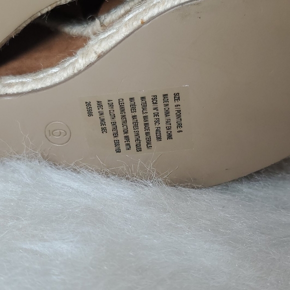 Mark Fringe Wedges - Picture 9 of 9